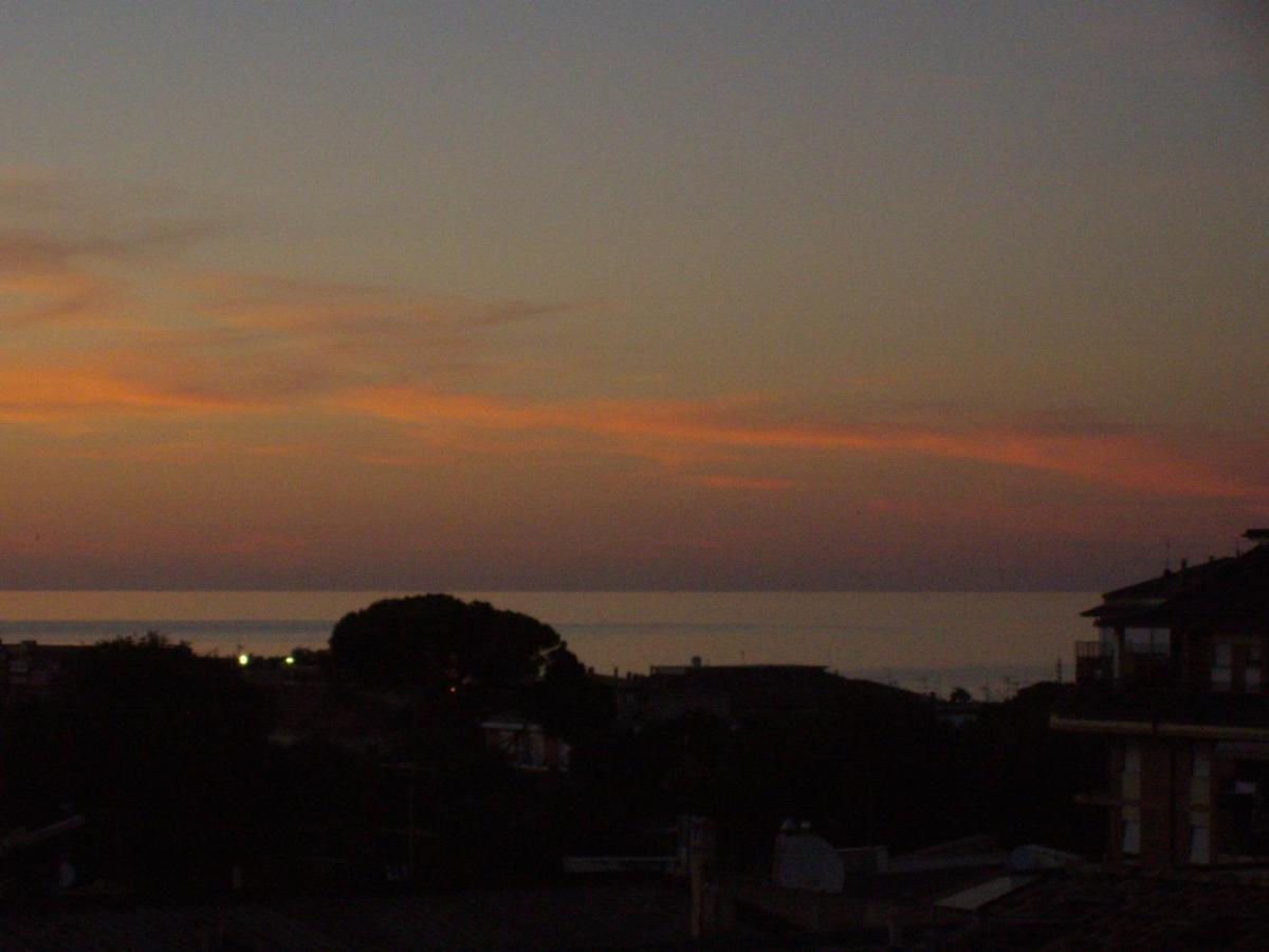 Appartamento Voglia Di Mare... Holidays On The Beach Porto SantʼElpidio Esterno foto
